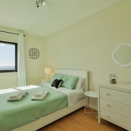 House At The Sea 公寓 蓬塔德尔加达