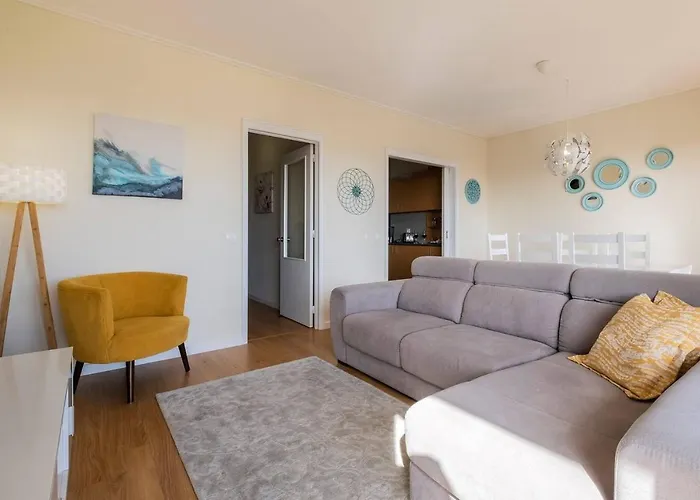 House At The Sea 蓬塔德尔加达