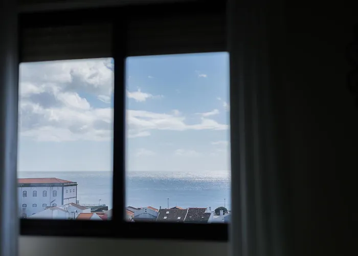 House At The Sea 蓬塔德尔加达