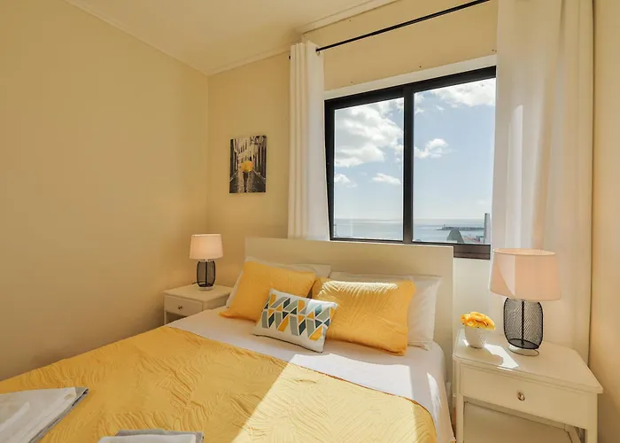 House At The Sea * 蓬塔德尔加达